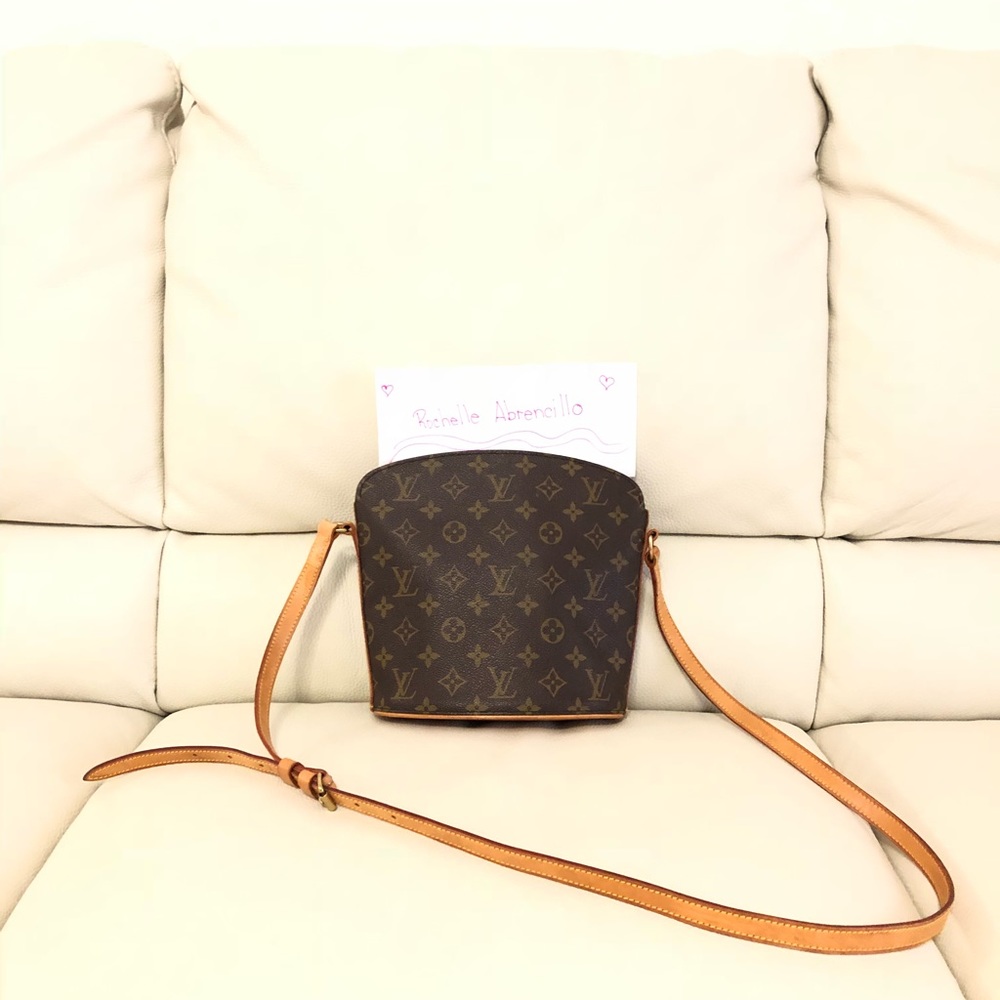 Authentic Louis Vuitton Crossbody Bag.    ❌SOLD ❌